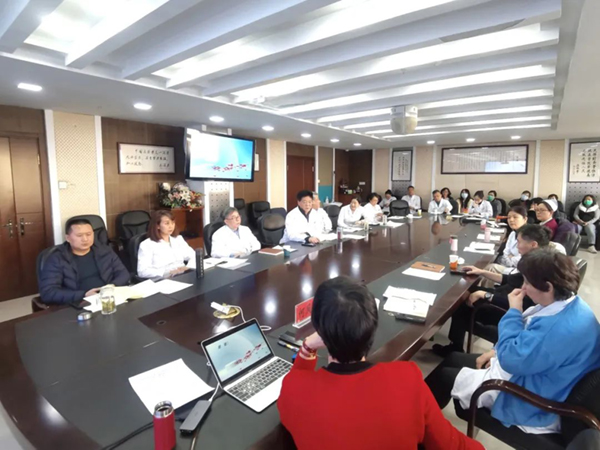望京醫(yī)院黨委開展理論學(xué)習(xí)中心組2024年第一次集體學(xué)習(xí)（擴(kuò)大）暨公立醫(yī)院績效改革專題講座